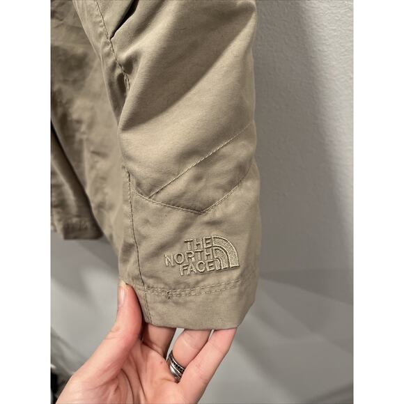 The North Face Beige 9” Inseam Belted Cargo Shorts Men’s Size S - Picture 4 of 6